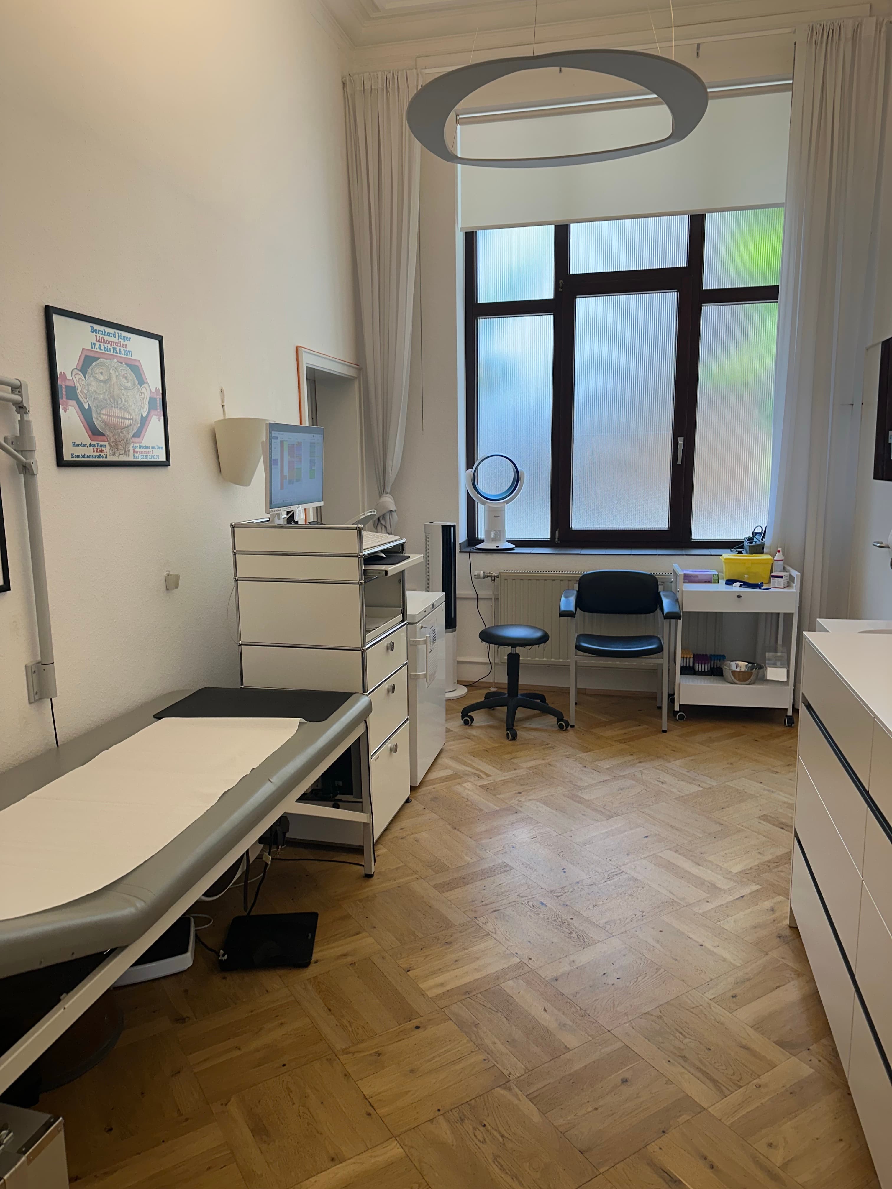 Hausarztzentrum Köln-Südstadt Behandlungszimmer
